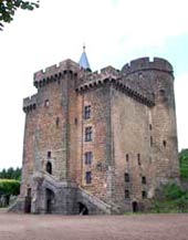 Château Dauphin à Pontgibaud